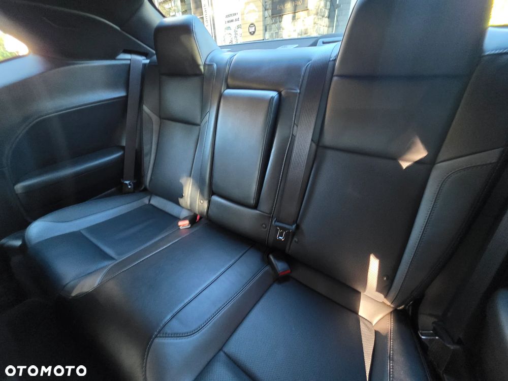 Dodge Challenger 3.6 SXT Plus - 32