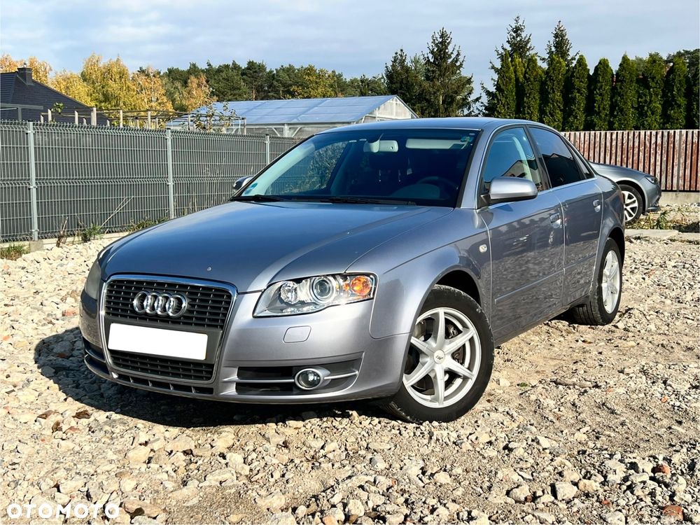 Audi A4 Limousine - 1