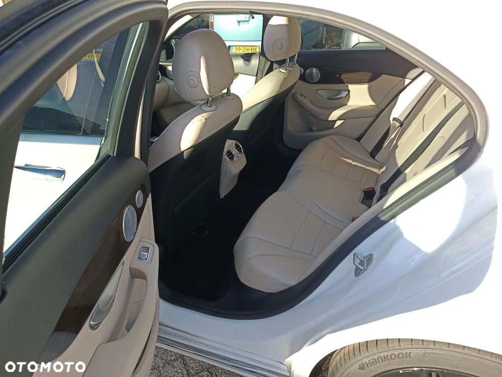 Mercedes-Benz Klasa C 300 7G-TRONIC - 19
