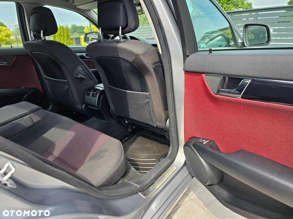 Mercedes-Benz Klasa C 180 Kompressor Automatik Avantgarde - 37