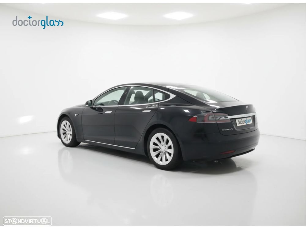Tesla Model S 90D - 6