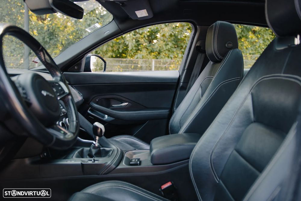 Jaguar E-Pace 2.0 i4D R-Dynamic - 28