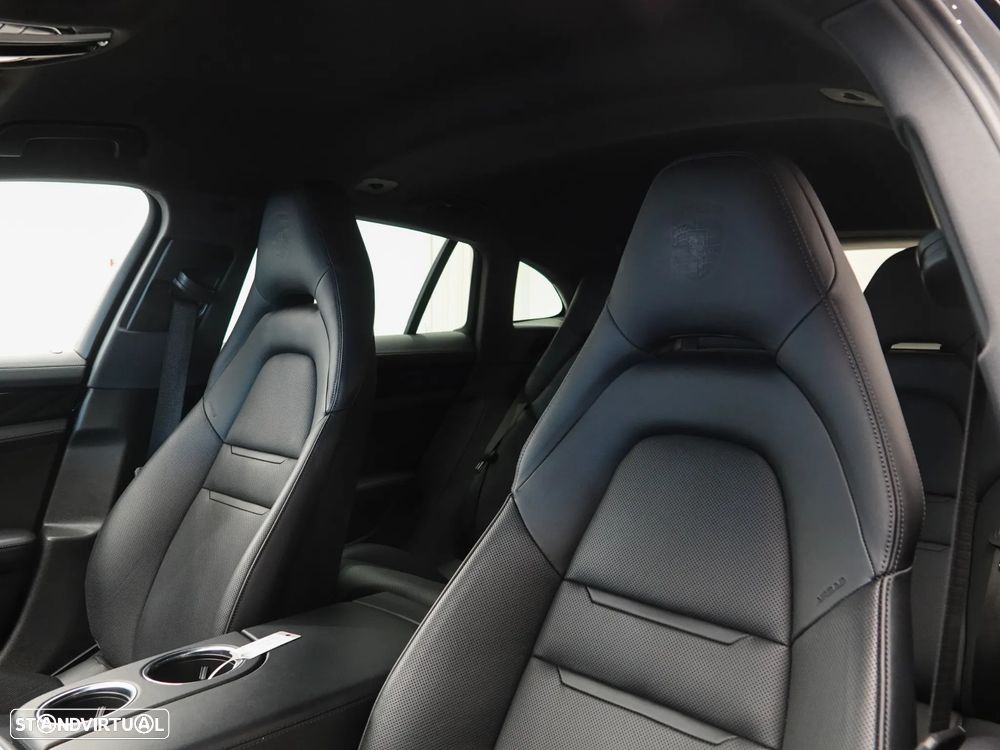Porsche Panamera Sport Turismo 4 E-Hybrid - 24