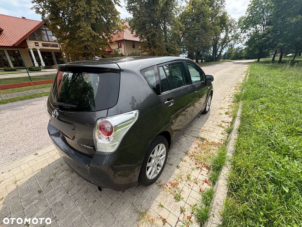 Toyota Verso - 7