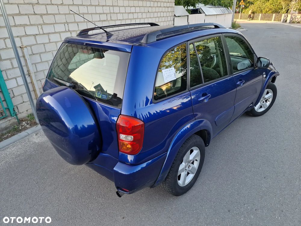 Toyota RAV4 D-4D 4x4 - 19