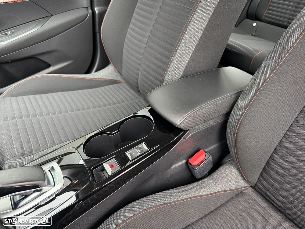 Peugeot e-2008 50 kWh Active Pack - 21
