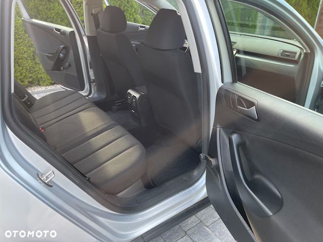 Volkswagen Passat Variant - 11