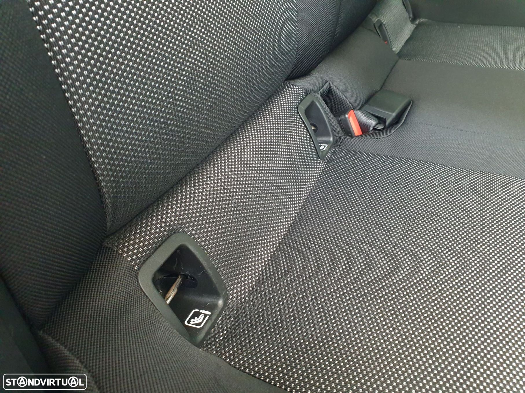 Mercedes-Benz CLA 180 d Shooting Brake Business Solutions Aut. - 41