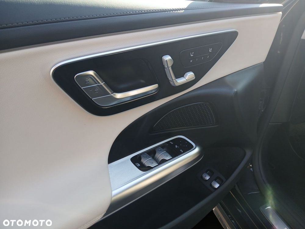 Mercedes-Benz Klasa E 300 PHEV 4-Matic Avantgarde 9G-Tronic - 21