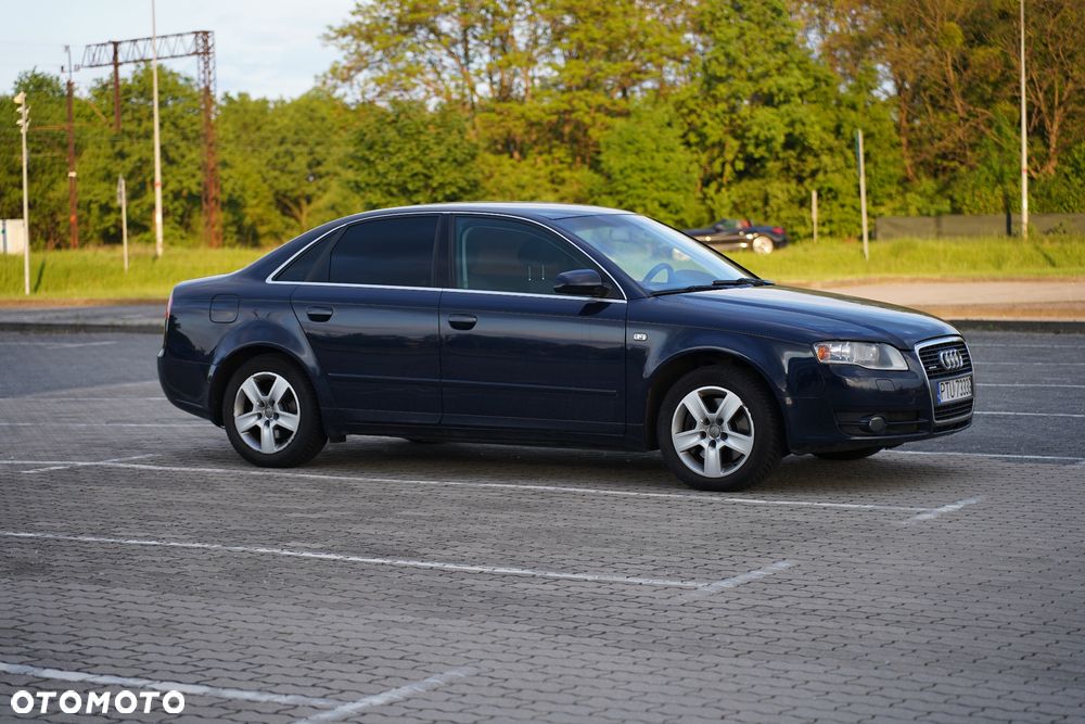 Audi A4 Limousine - 3
