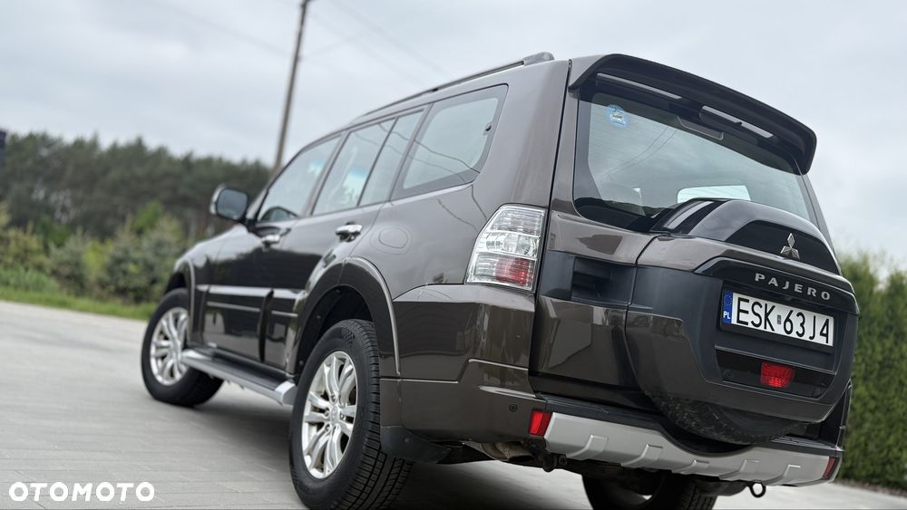 Mitsubishi Pajero - 4