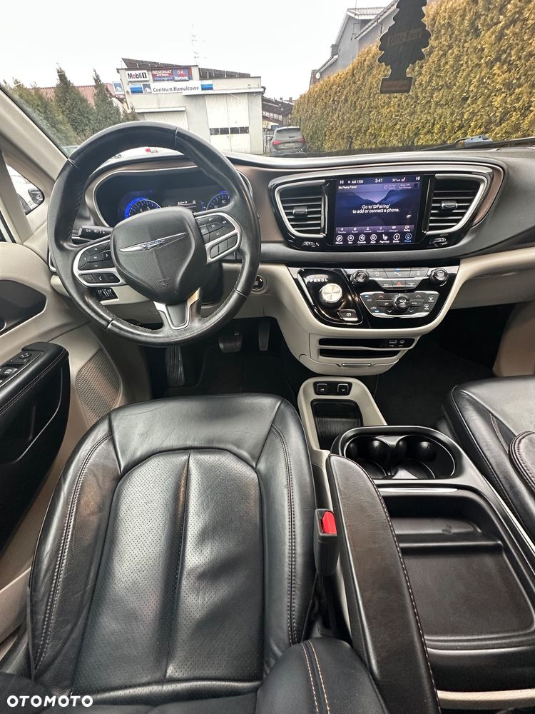 Chrysler Pacifica - 6