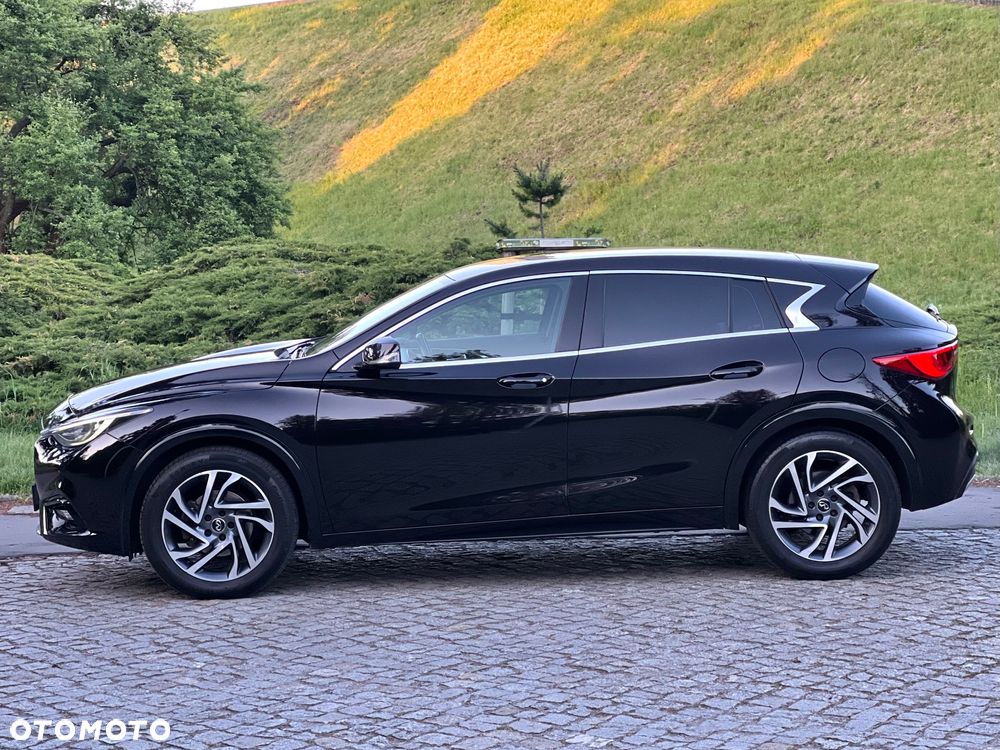 Infiniti Q30 1.6t Premium 7DCT - 20