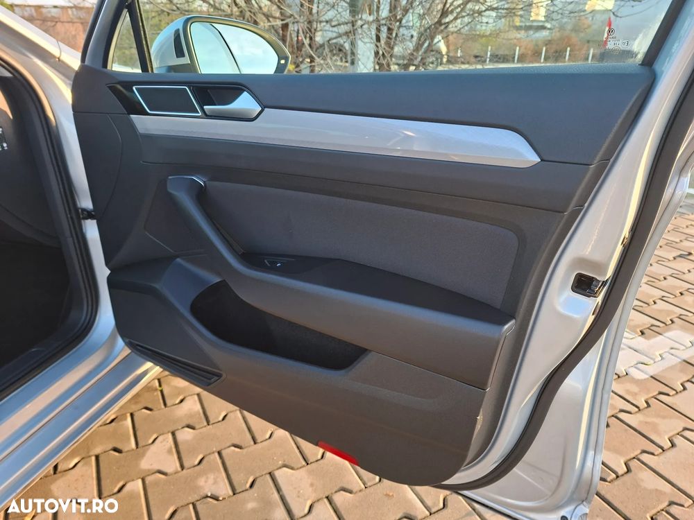 Volkswagen Passat 2.0 TDI SCR DSG Business - 16