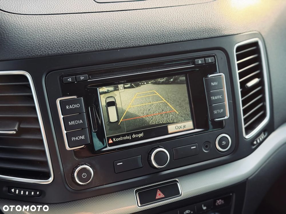 Volkswagen Sharan 2.0 TDI DSG BlueMotion Technology Highline - 34