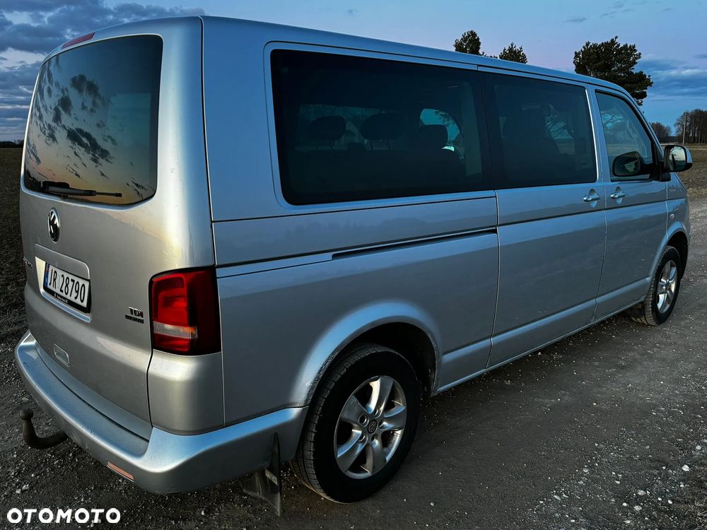 Volkswagen Caravelle - 8