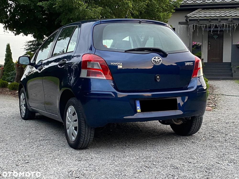 Toyota Yaris - 24