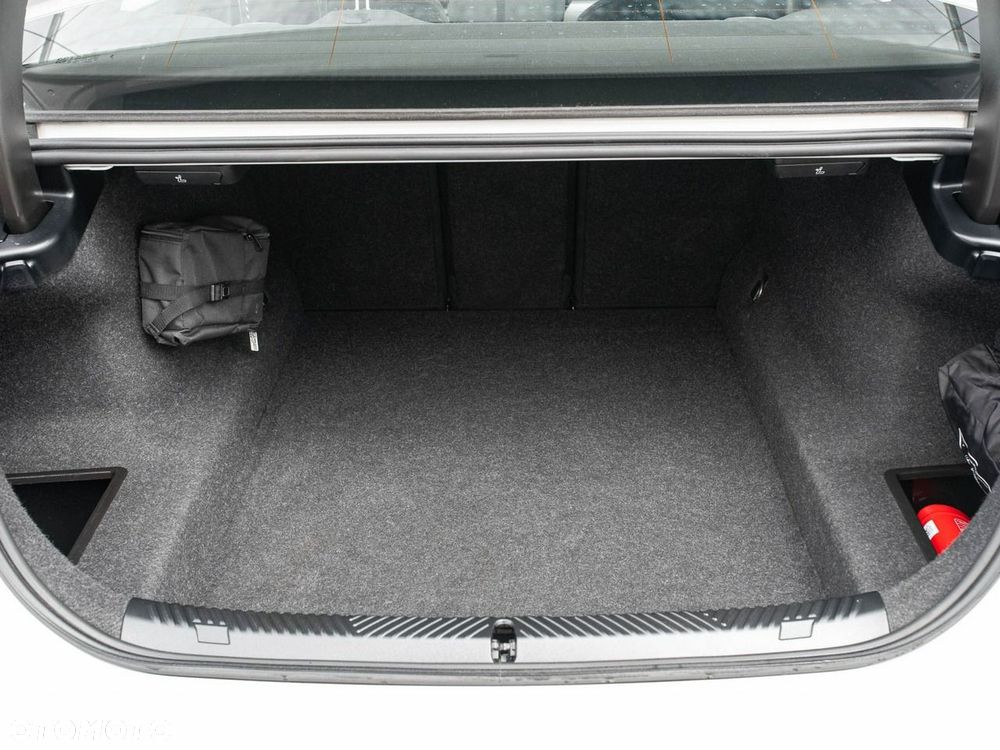 BMW Seria 5 520d mHEV M Sport - 29