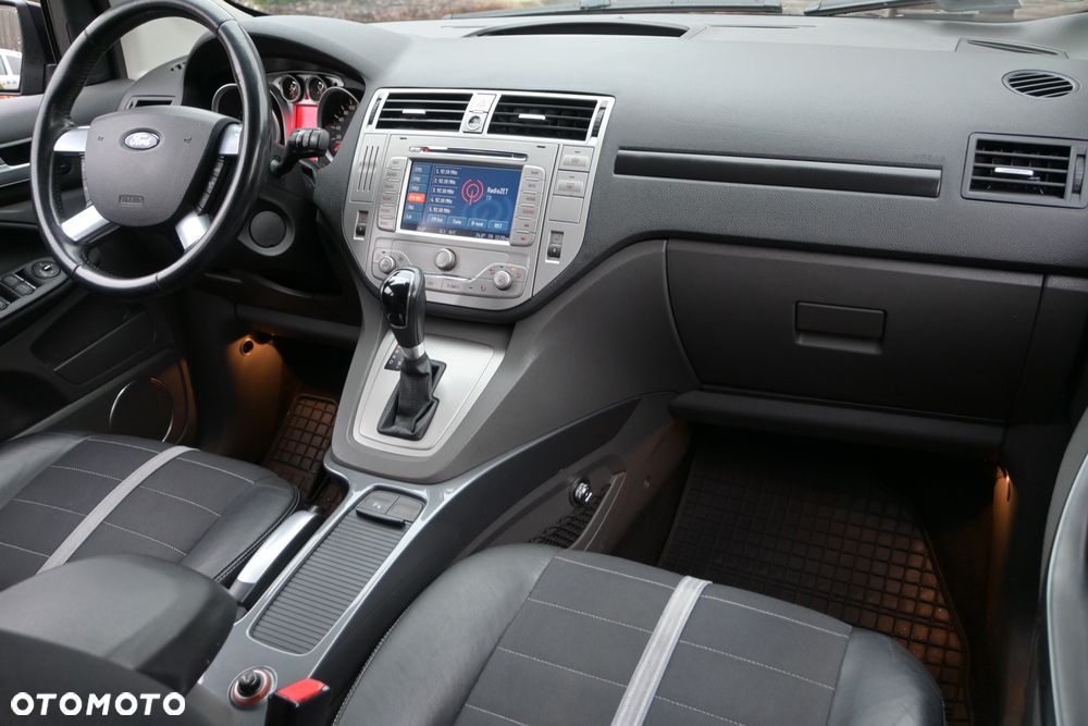 Ford Kuga 2.0 TDCi 4x4 Titanium - 22