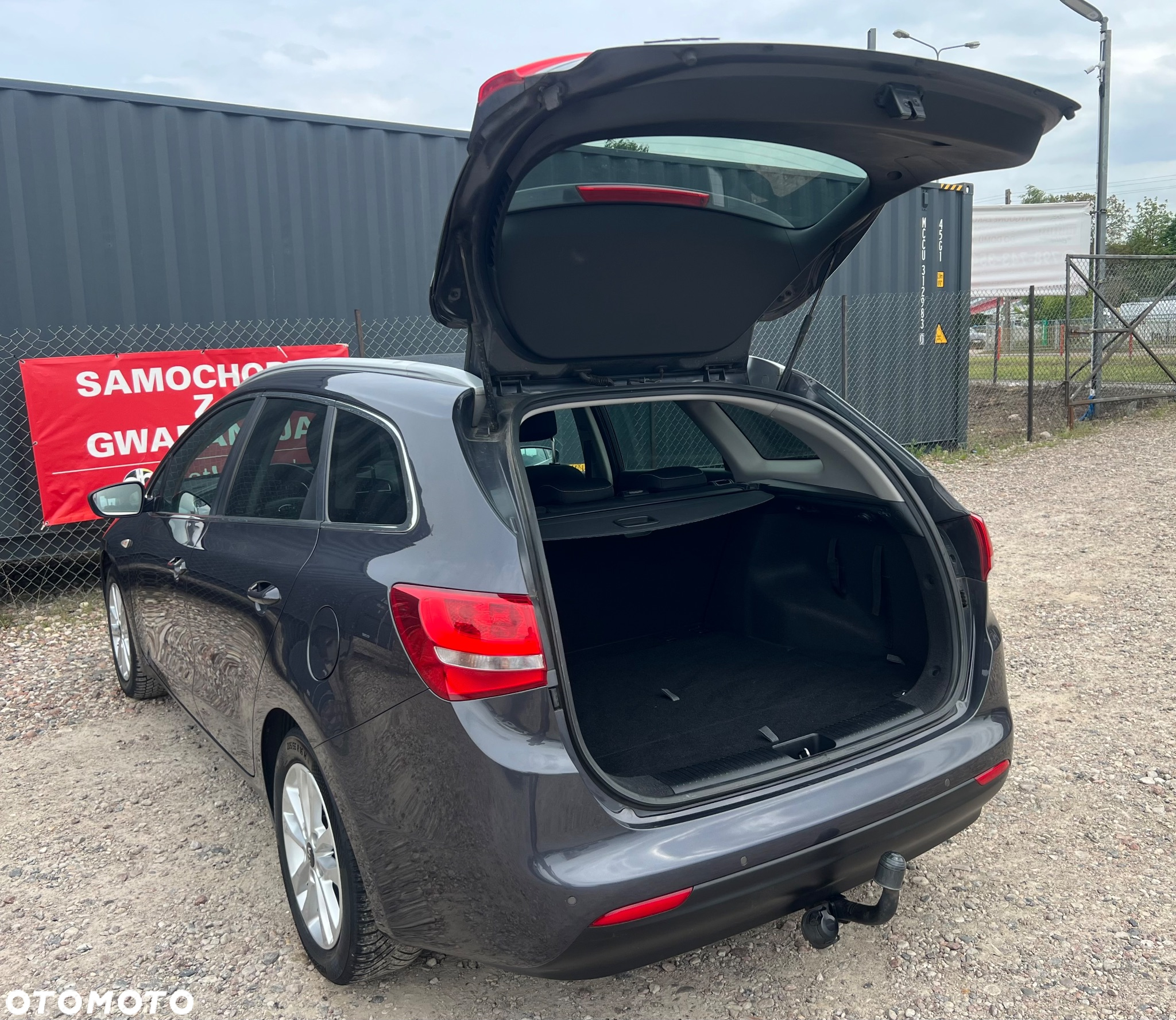 Kia Ceed - 36