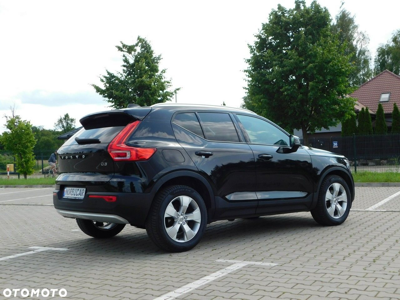 Volvo XC 40 D3 Momentum Pro - 4