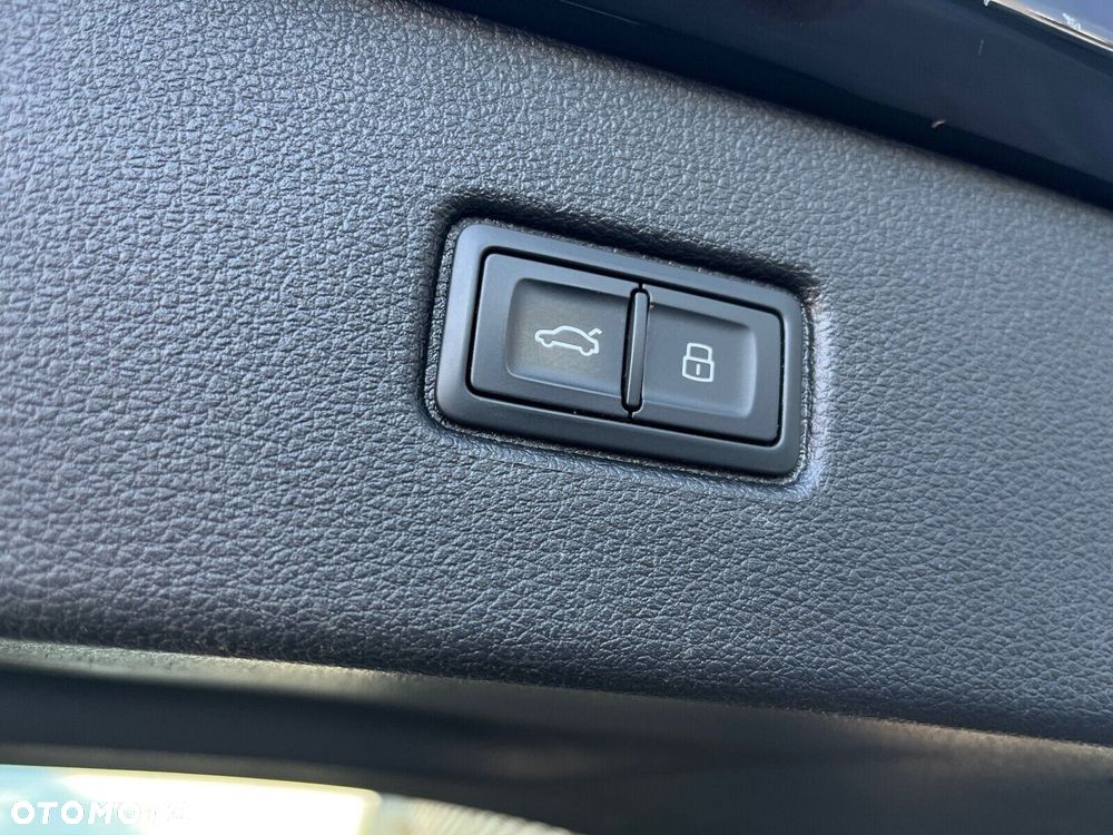 Audi Q7 55 TFSI mHEV Quattro S Line Tiptr - 38