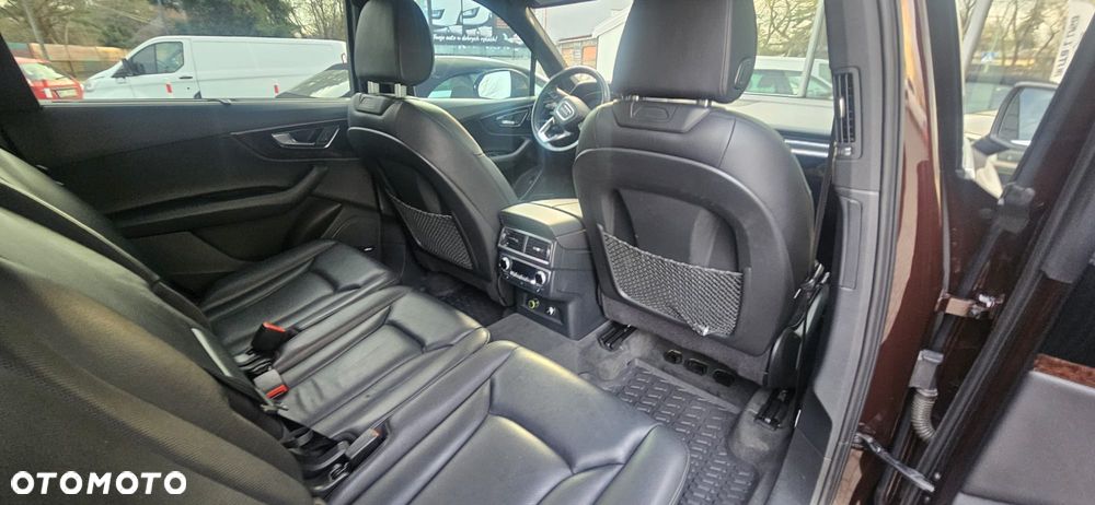 Audi Q7 - 7