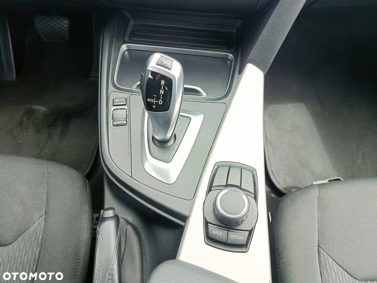 BMW Seria 3 318i - 18