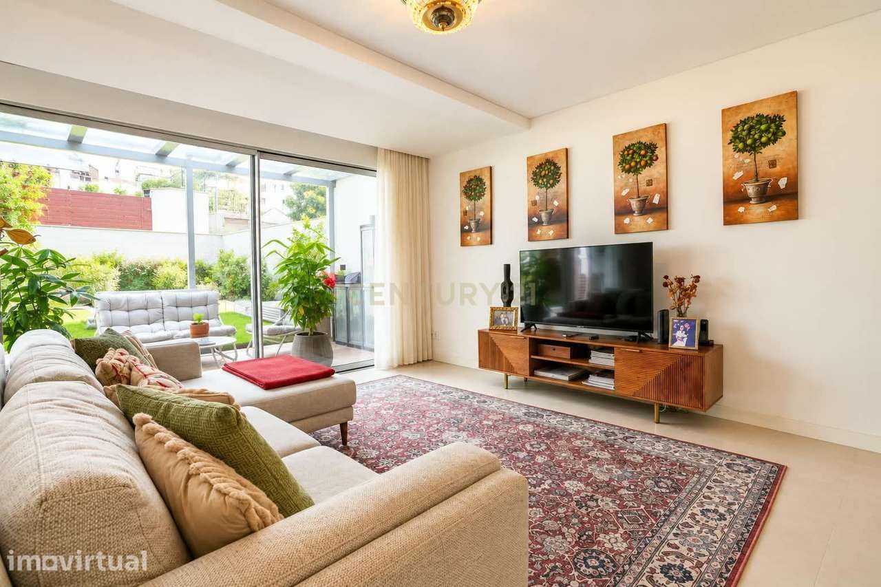T3 Renovado com Jardim Privativo, Terraço e 2 Garagens | Saldanha - Grande imagem: 3/25