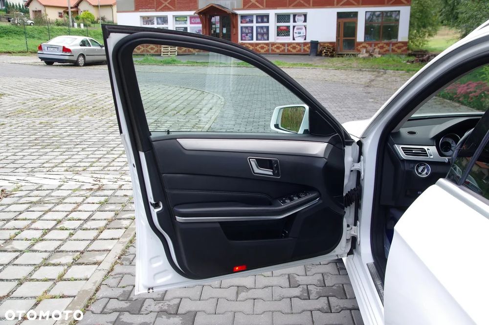 Mercedes-Benz Klasa E 350 BlueTEC 9G-TRONIC Avantgarde - 21