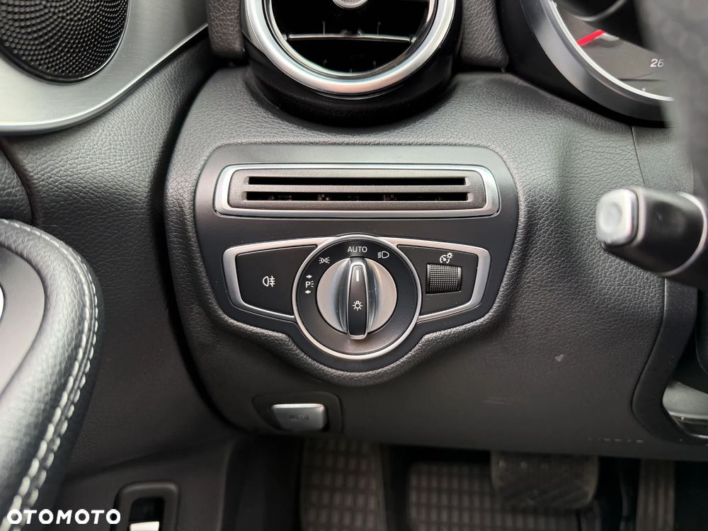 Mercedes-Benz Klasa C 180 7G-TRONIC Exclusive - 22