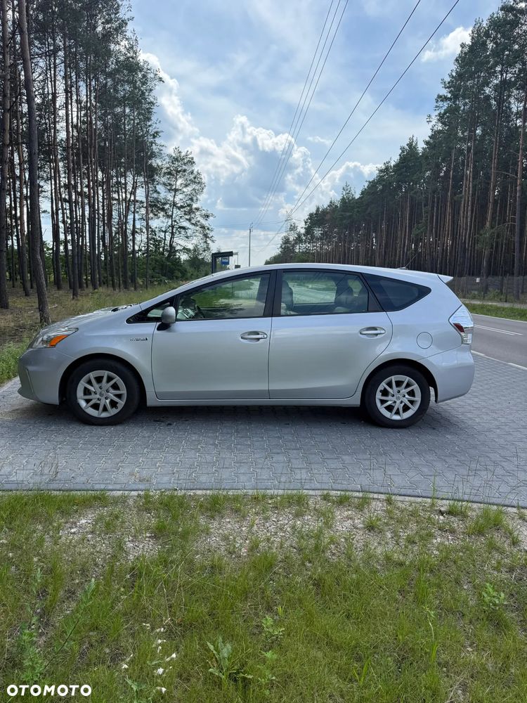 Toyota Prius+ (Hybrid) - 3