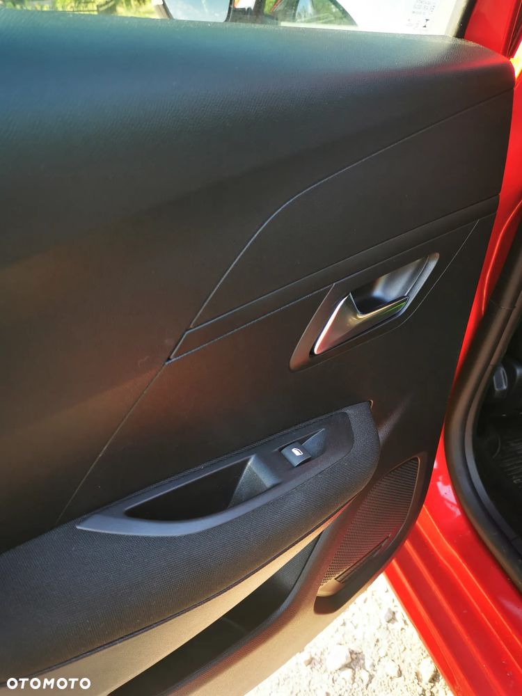 Peugeot 208 - 16