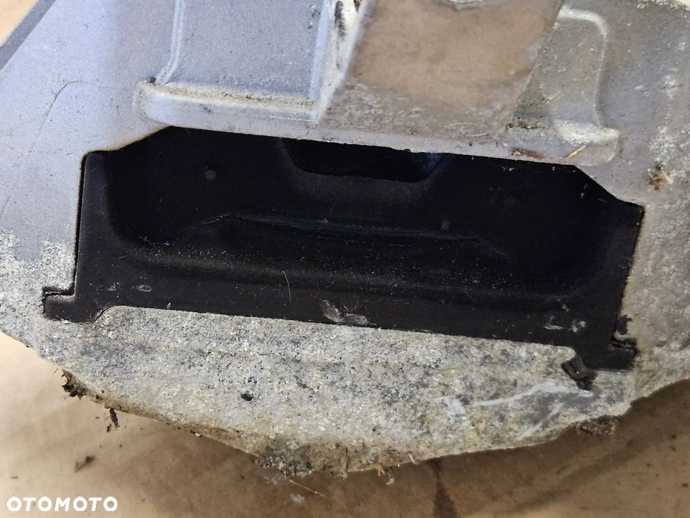 Opel Astra J 4 1.7 CDTi poduszka łapa skrzyni biegów D6 13248546 - 2