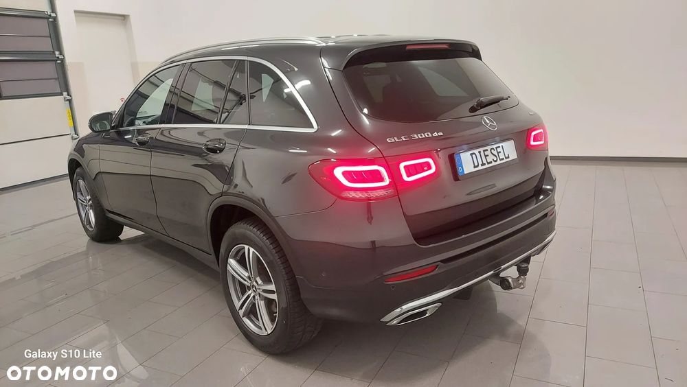 Mercedes-Benz GLC 300 de 4Matic 9G-TRONIC AMG Line Plus - 4