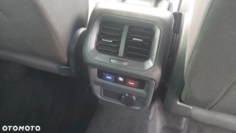 Volkswagen Tiguan - 26