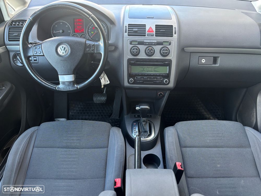 VW Touran 1.9 TDi Highline DSG 7L - 8