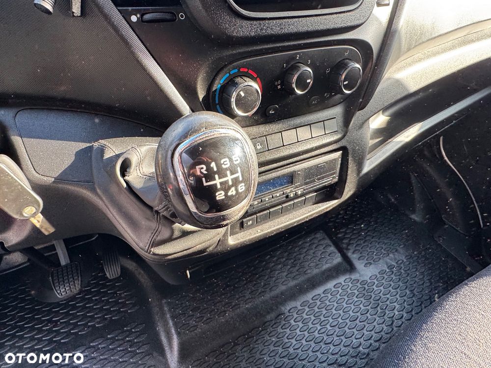 Iveco DAILY 60c16 50C15 50C17 35C14 35C15 35C17 35C18 70C17 72C15 70C18 Izoterma Chłodnia  9/8 euro palet - 19