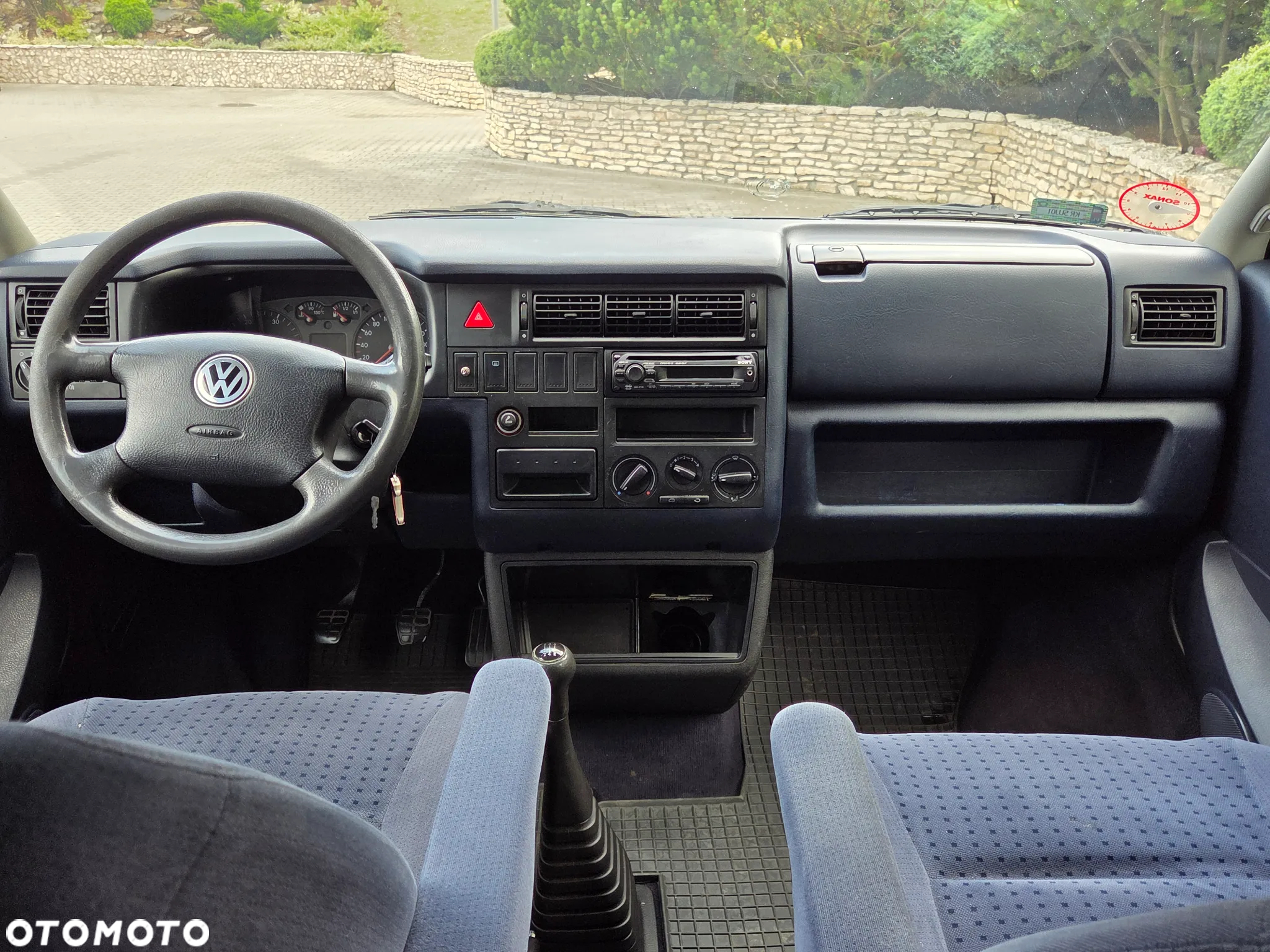 Volkswagen Caravelle - 23