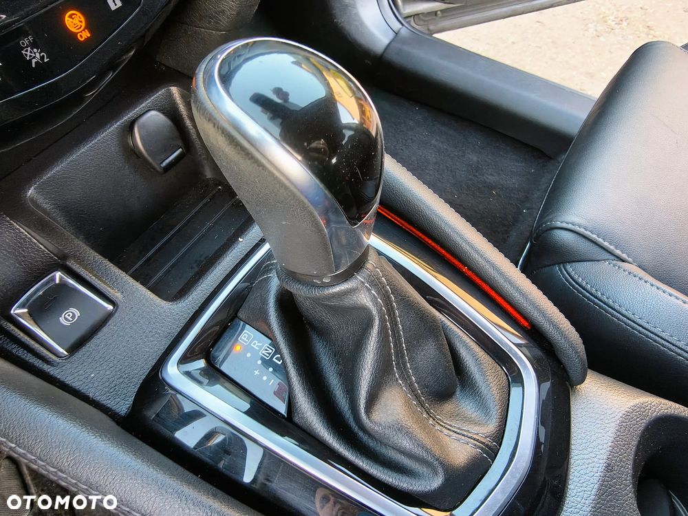 Nissan Qashqai 1.7 dCi 4x4 N-Connecta Xtronic - 8