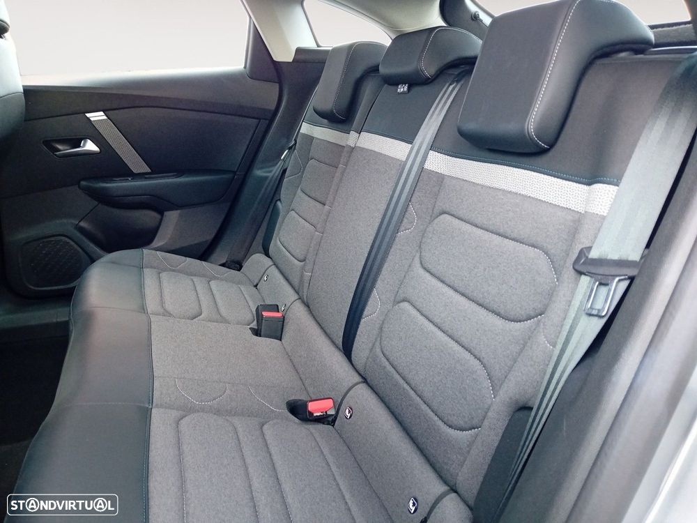 Citroën C4 1.2 Hybrid Plus e-DSC6 — fotografia 13