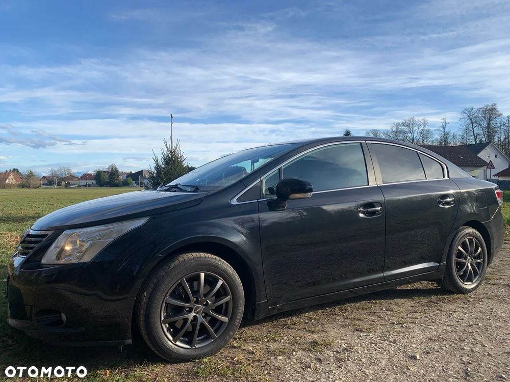 Toyota Avensis 1.8 Active - 9