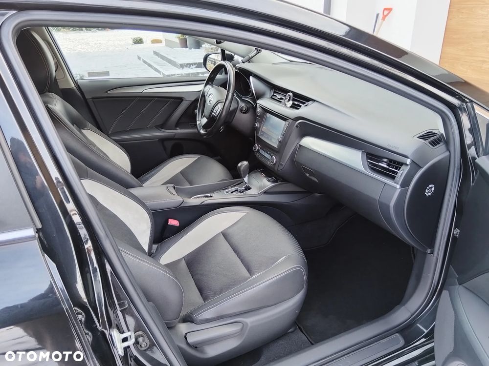 Toyota Avensis 1.8 Premium MS - 34