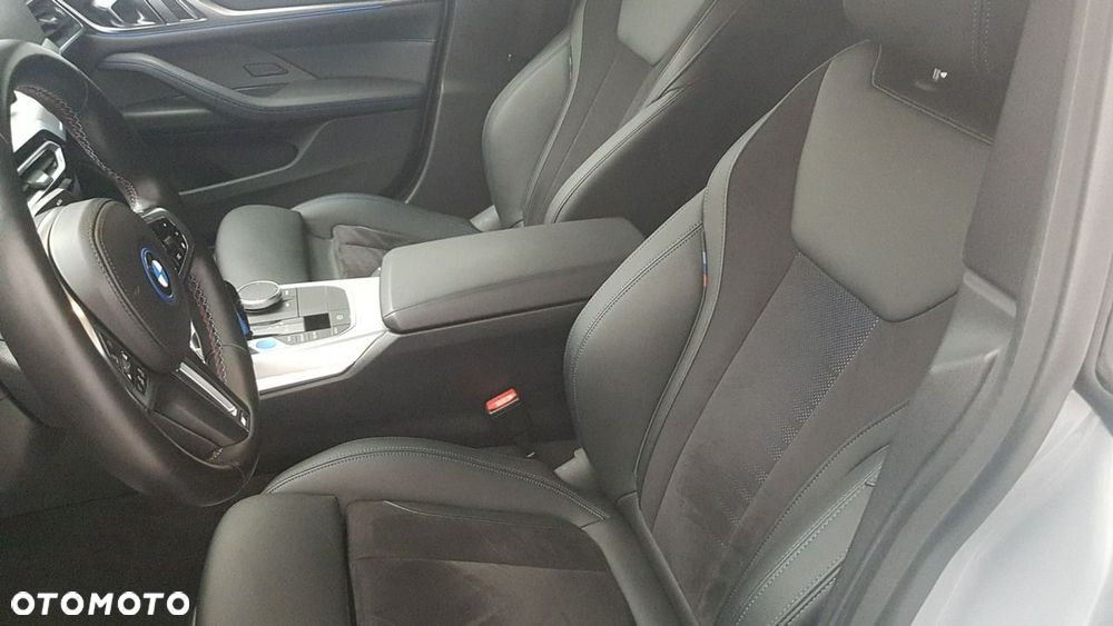 BMW i4 - 11
