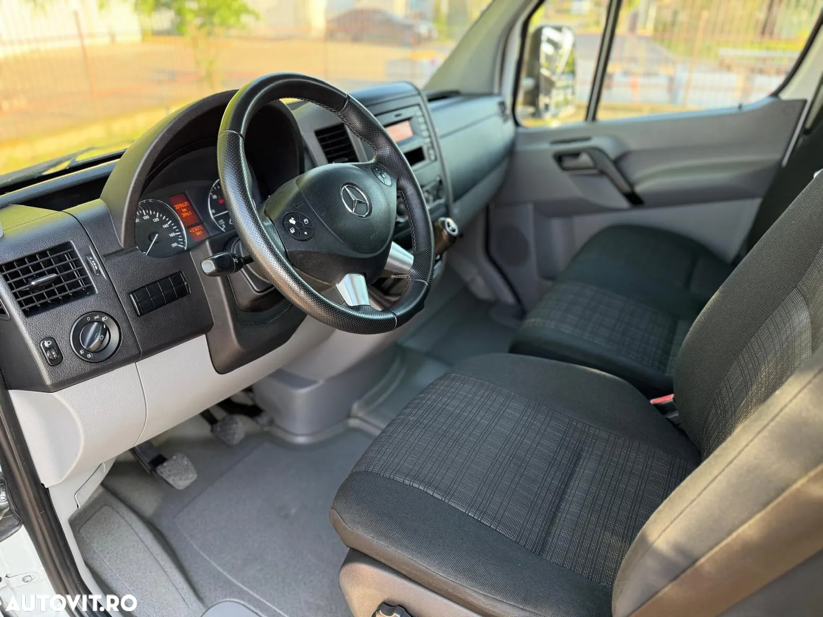 Mercedes-Benz Sprinter - 31