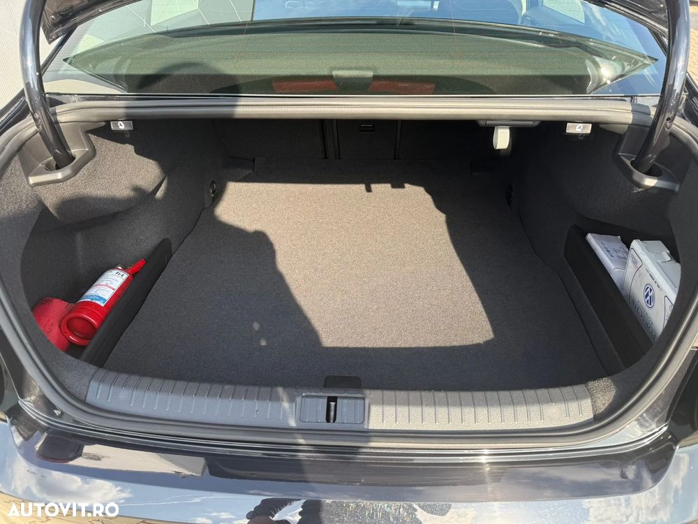 Volkswagen Passat 1.5 TSI ACT DSG Comfortline - 21