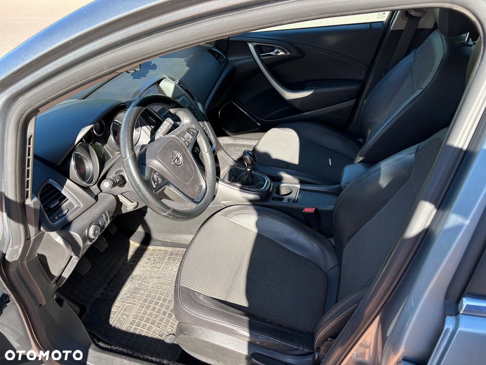 Opel Astra 1.6 Turbo Cosmo - 15