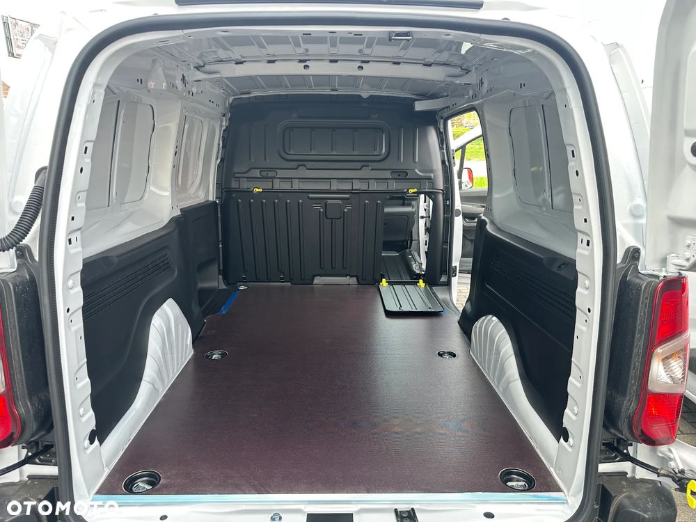 Fiat Doblo Cargo XL 1.5D 130KM automat - 22