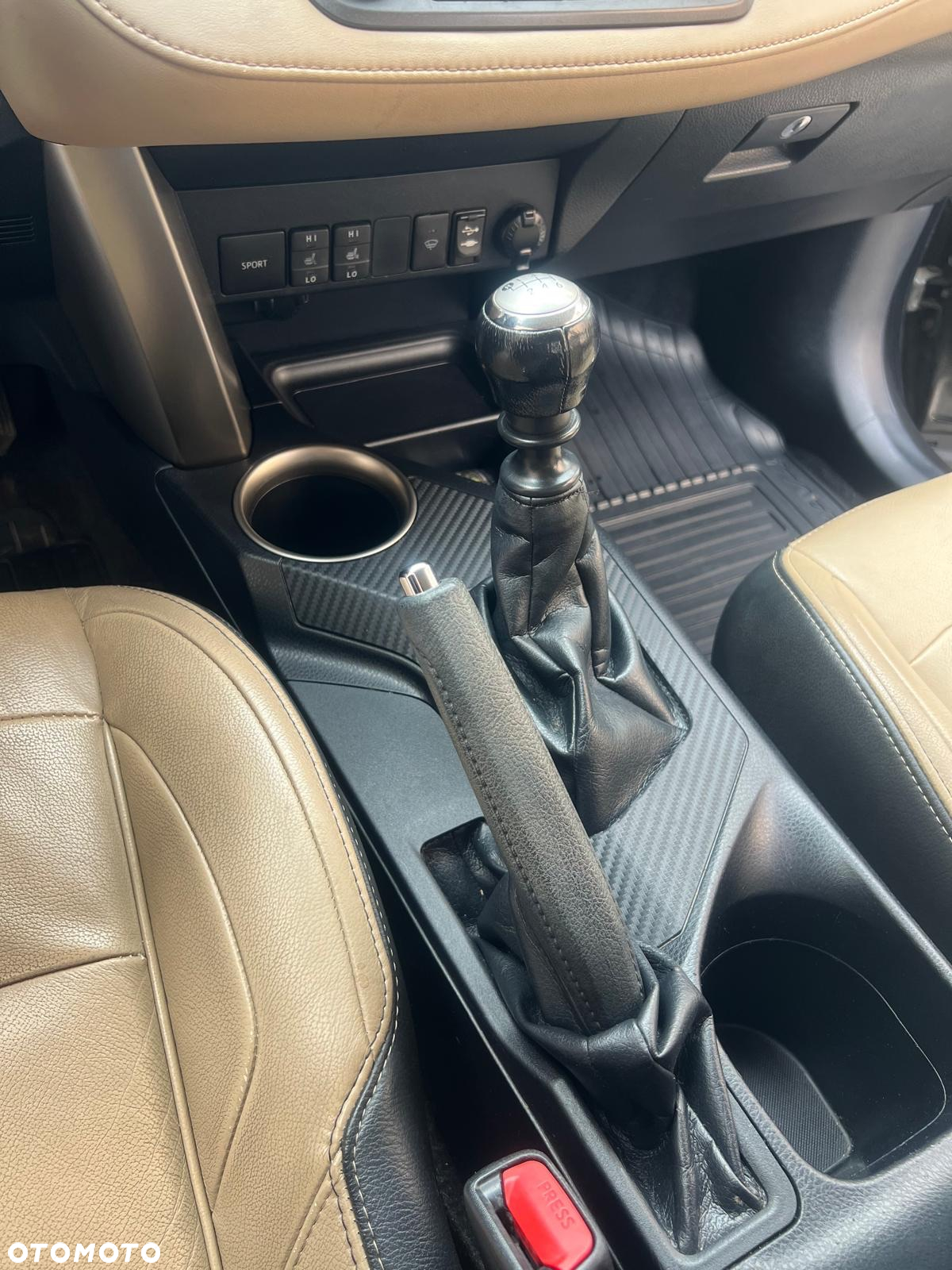 Toyota RAV4 - 7