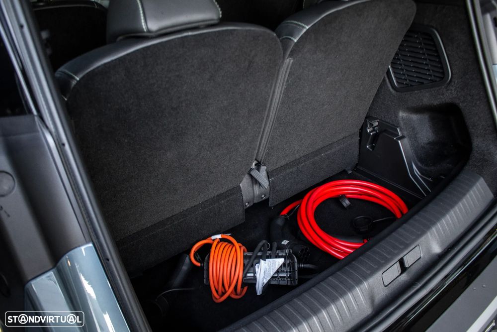 Peugeot E-5008 GT - 36